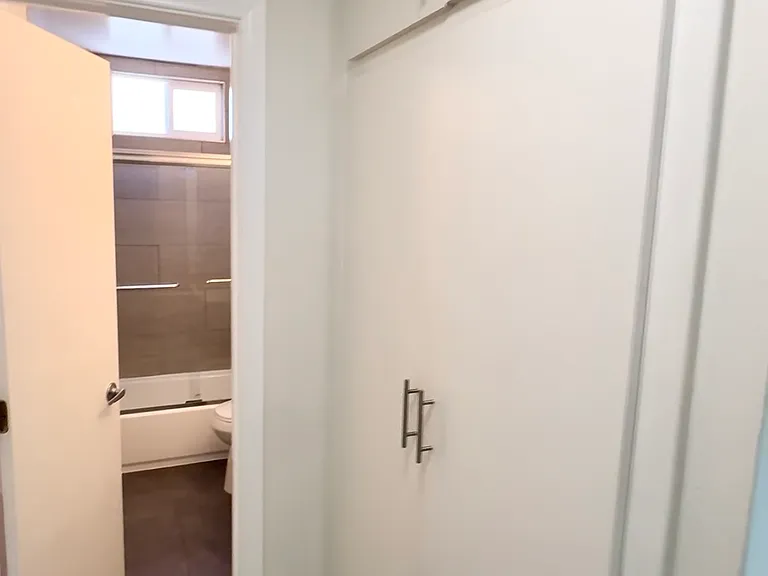 655 Westminster Ave #6 — Photo 11