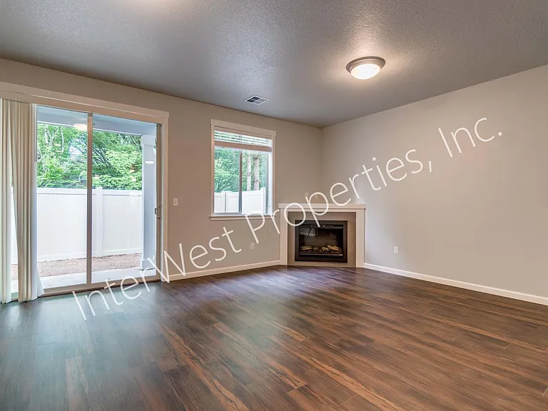 10316 NE 61st Cir — Photo 5