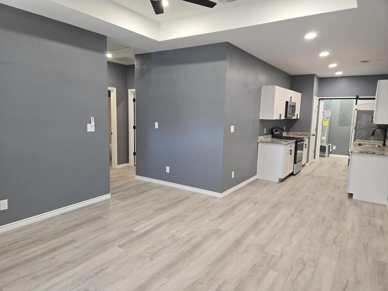 409 South Steen Drive - 104 — Photo 2