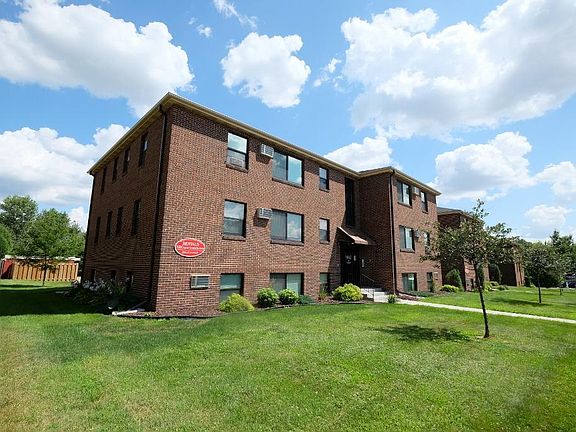 3rd image of 1634 Snelling Ave N APT 3