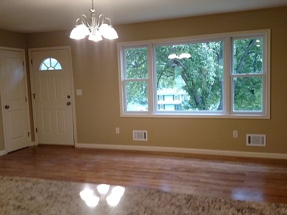4th image of 12 Woodland Dr