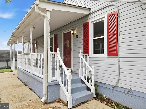 13 Fairmont Pl, Indian Head, MD 20640