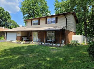 38 Belle Crest Dr, Belleville, IL 62221