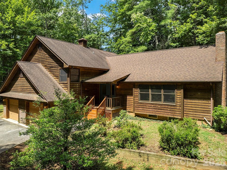 1st image of 11 Tree Top Dr