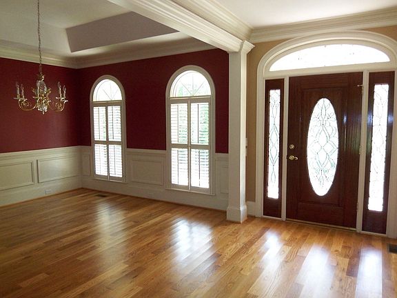 Entrance Area w/Dining Rm