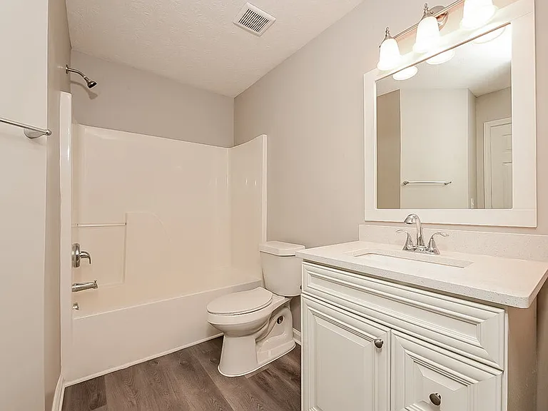 1375 Lafayette Sq — Photo 16