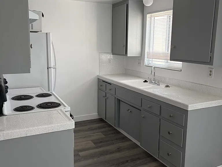 S Eremland Dr — Photo 1