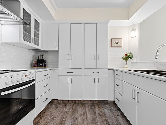 2nd image of 45915 Cheam Ave #6