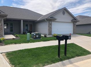 208 Highclere Dr, Council Bluffs, IA 51503