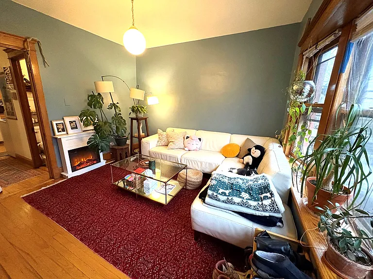 3810 N Greenview Ave #2 — Photo 4