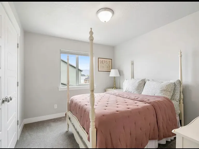148 N 200 E — Photo 7