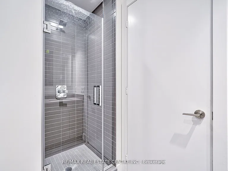 7 Grenville St #2605 — Photo 23