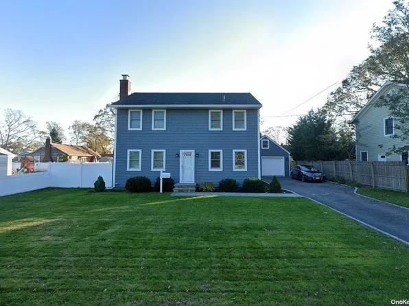 22 Mallar Avenue, Bay Shore, NY 11706