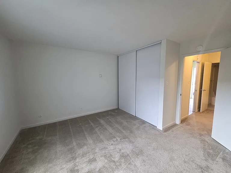Tropic Sands Apartments — Photo 15