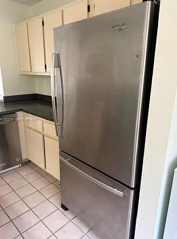 9475 Palm Cir N — Photo 2
