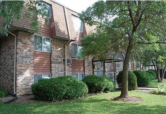 2nd image of 3046 W Grandville Ave Ste 203