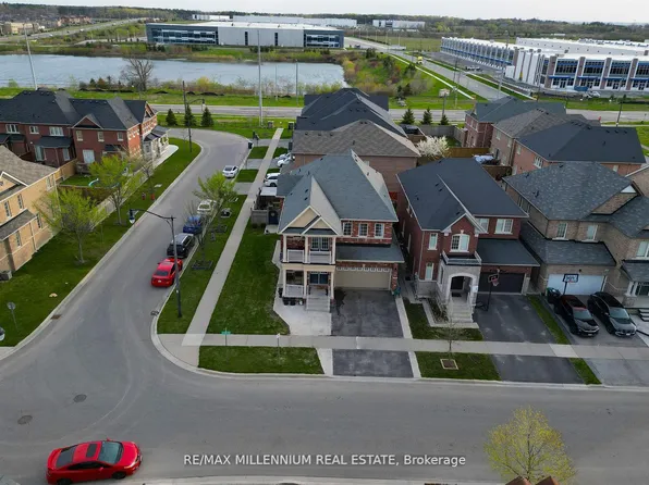 8 Zelda Rd, Brampton, ON L6R 3V9