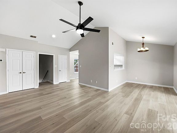 5th image of 9320 S Vicksburg Park Ct