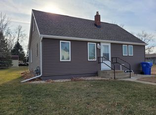914 2nd St SE, Pipestone, MN 56164