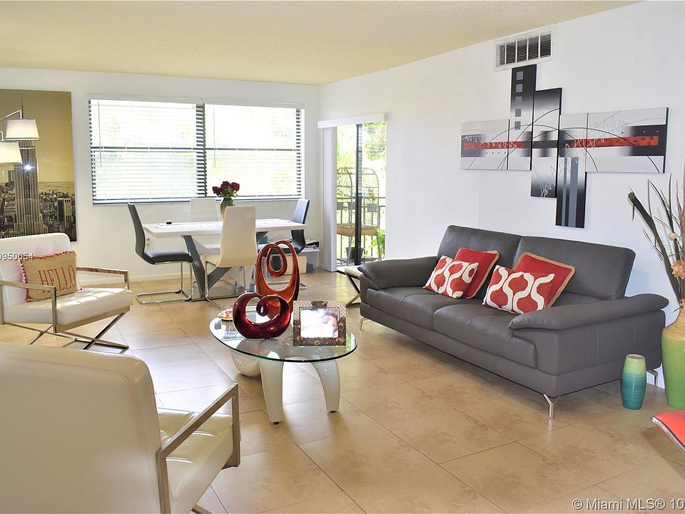 1st image of 400 W Park Dr APT 207