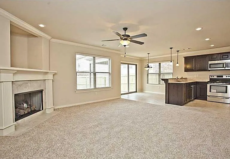 2669 N Miranda Ave — Photo 2