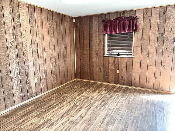 4th image of 2516 Pritchard Rd