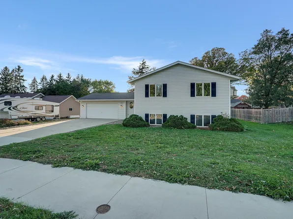 514 Pearl St, Zumbrota, MN 55992