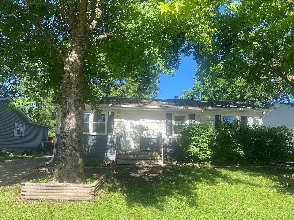 1760 Fairmont Dr