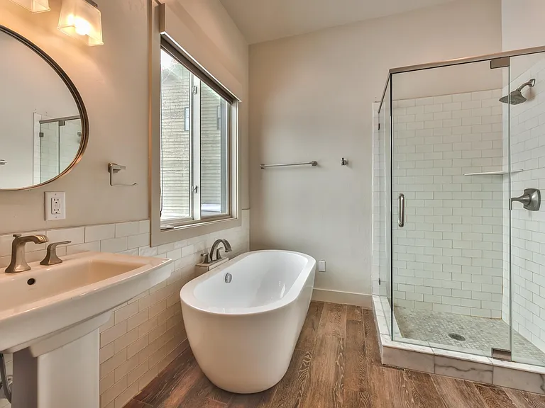 4879 Silver Springs Dr — Photo 10