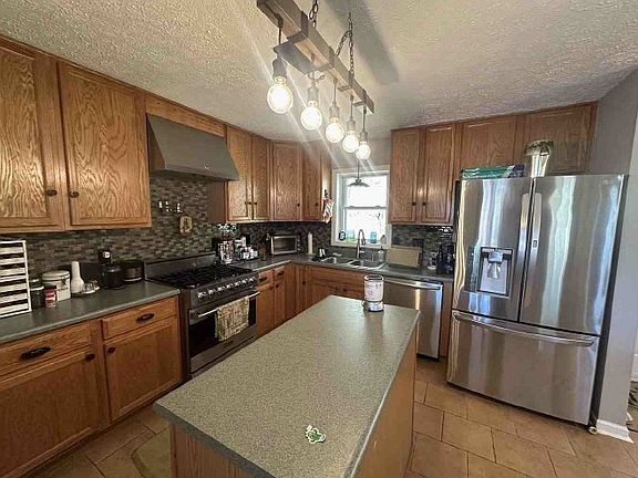 5th image of 141 Doc Roof Rd