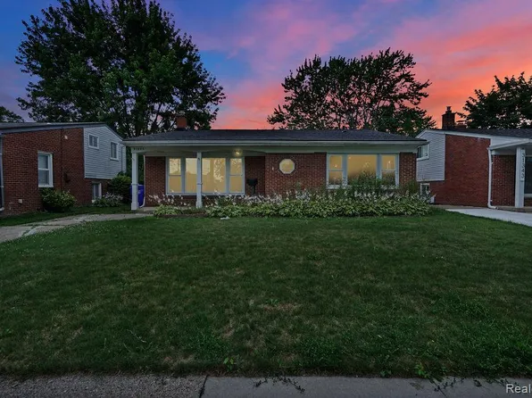 31335 Slumber Ln, Fraser, MI 48026