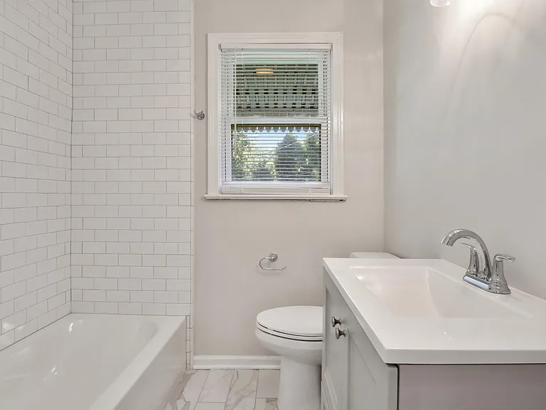7100 Dearborn St — Photo 10