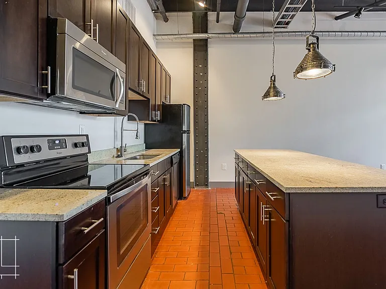 Wonder Bread Lofts — Photo 39