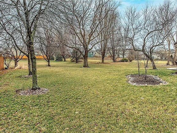 2nd image of 2720 SW Carlton Dr