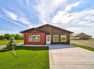 1007 W Livingston Way, Pincher Creek, AB T0K1W0
