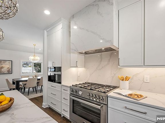 4th image of 35 Lloyd Rd