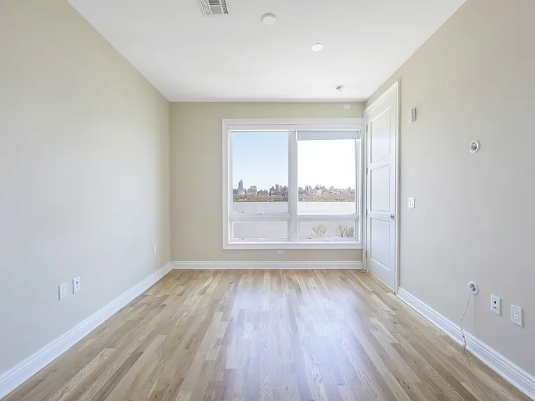 10 Main St #420 — Photo 18