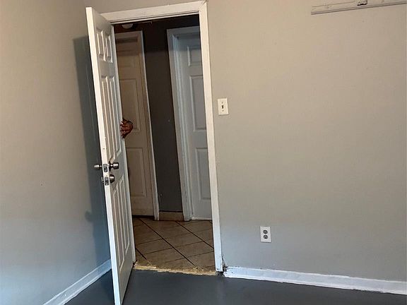 5th image of 4411 New Orleans St
