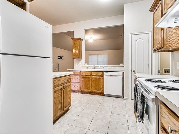 3rd image of 3025 Cavecreek St