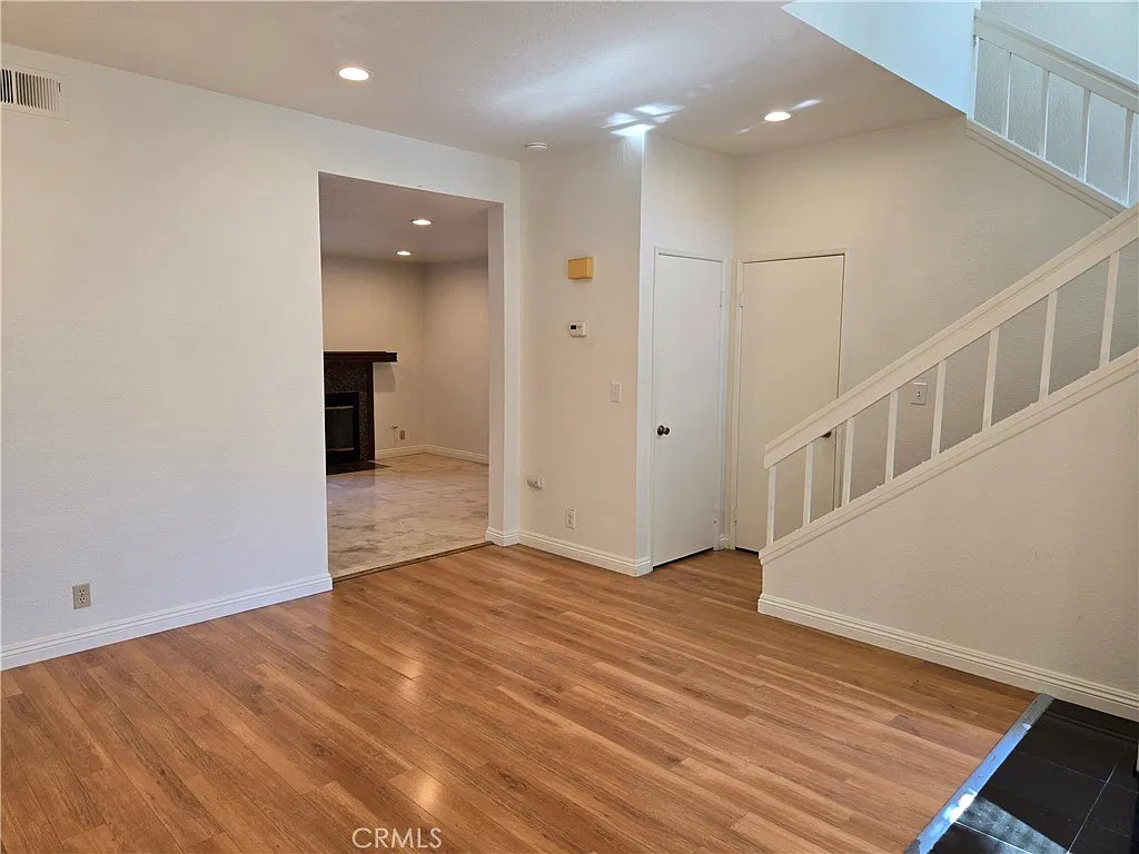 2 bed, 2.5 bath, 1176 sqft, $3,800 — Photo 3