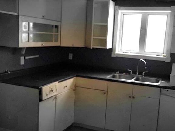 3rd image of 225 Humber Road