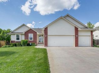 1012 E Rushwood Dr, Derby, KS 67037