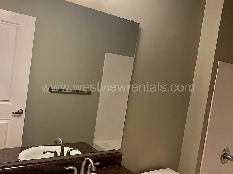 200 E Maple St — Photo 67