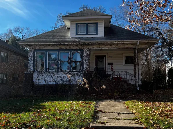 223 S Highland Ave, Rockford, IL 61104