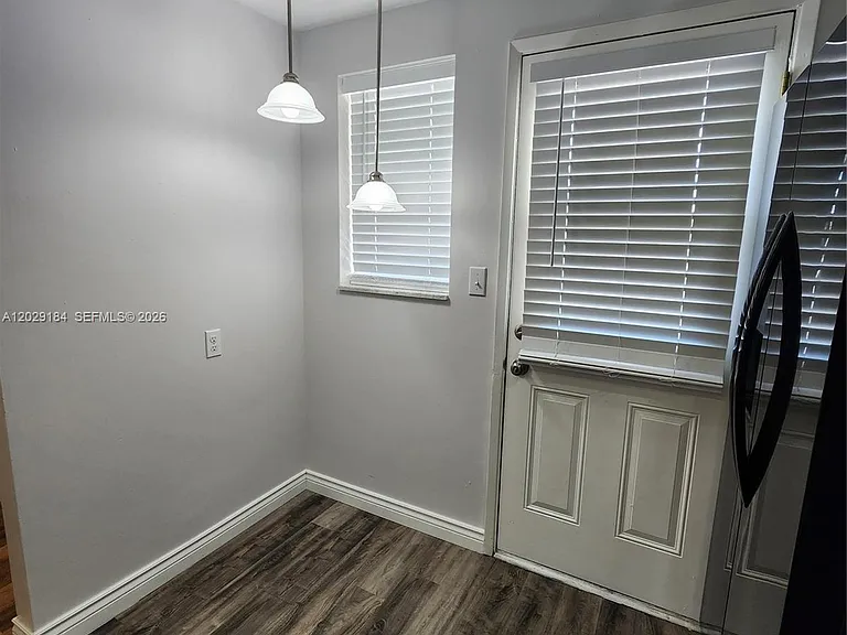 900 NE 12th Ave #406 — Photo 4
