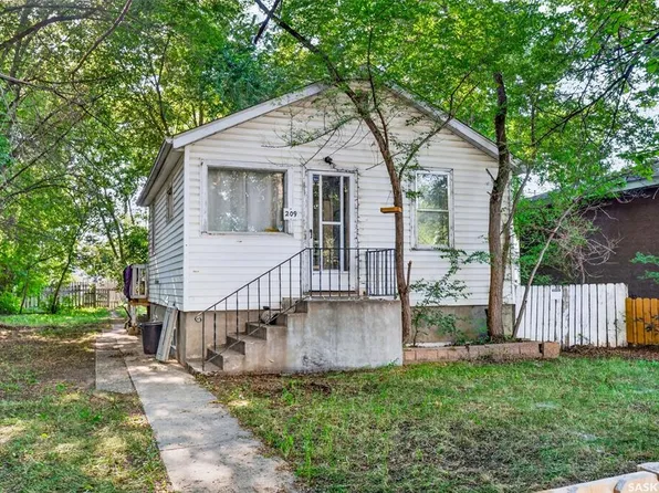 209 V AVENUE S, Saskatoon, SK S7M 3E2