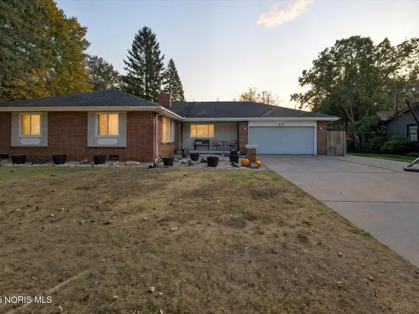 927 Charles St, Bowling Green, OH 43402