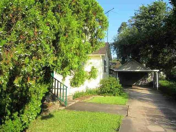3rd image of 2305 Glenwood Dr