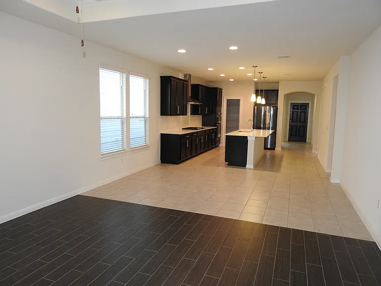 9903 Quercia Dr — Photo 6