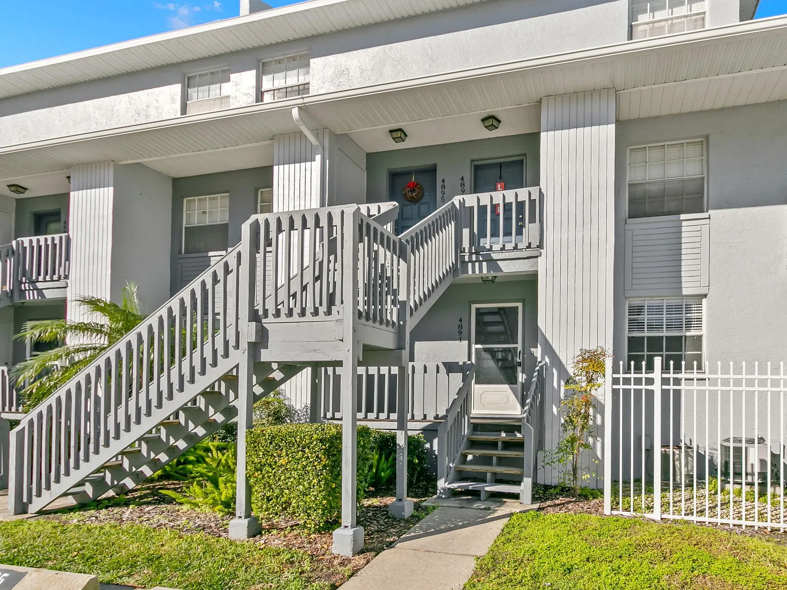 2 bed, 1020 sqft, $1,800 — Photo 2